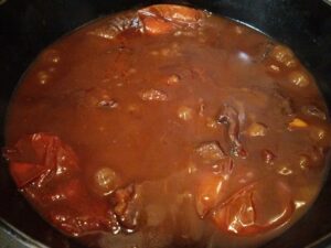 ビーフシチューの肉を柔らかくする下ごしらえの方法｜ヨーグルトは効果的？