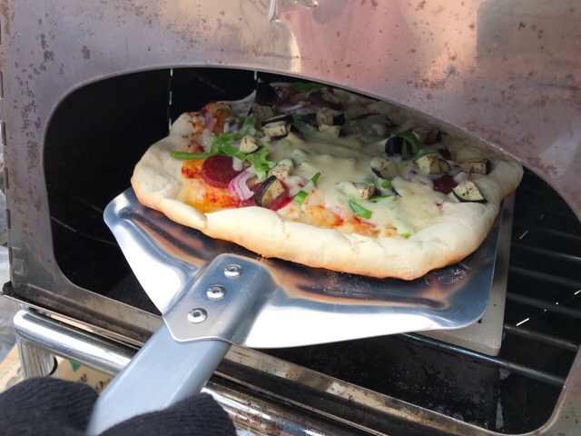 ピザ生地はホームベーカリーで手作りして簡単キャンプご飯